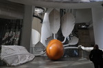 Claes Oldenburg & Coosje van Bruggen - Soft Shuttlecock